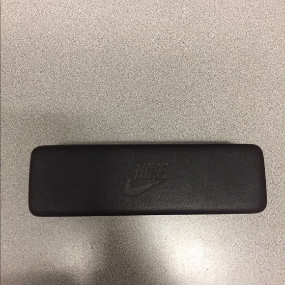nike glasses case